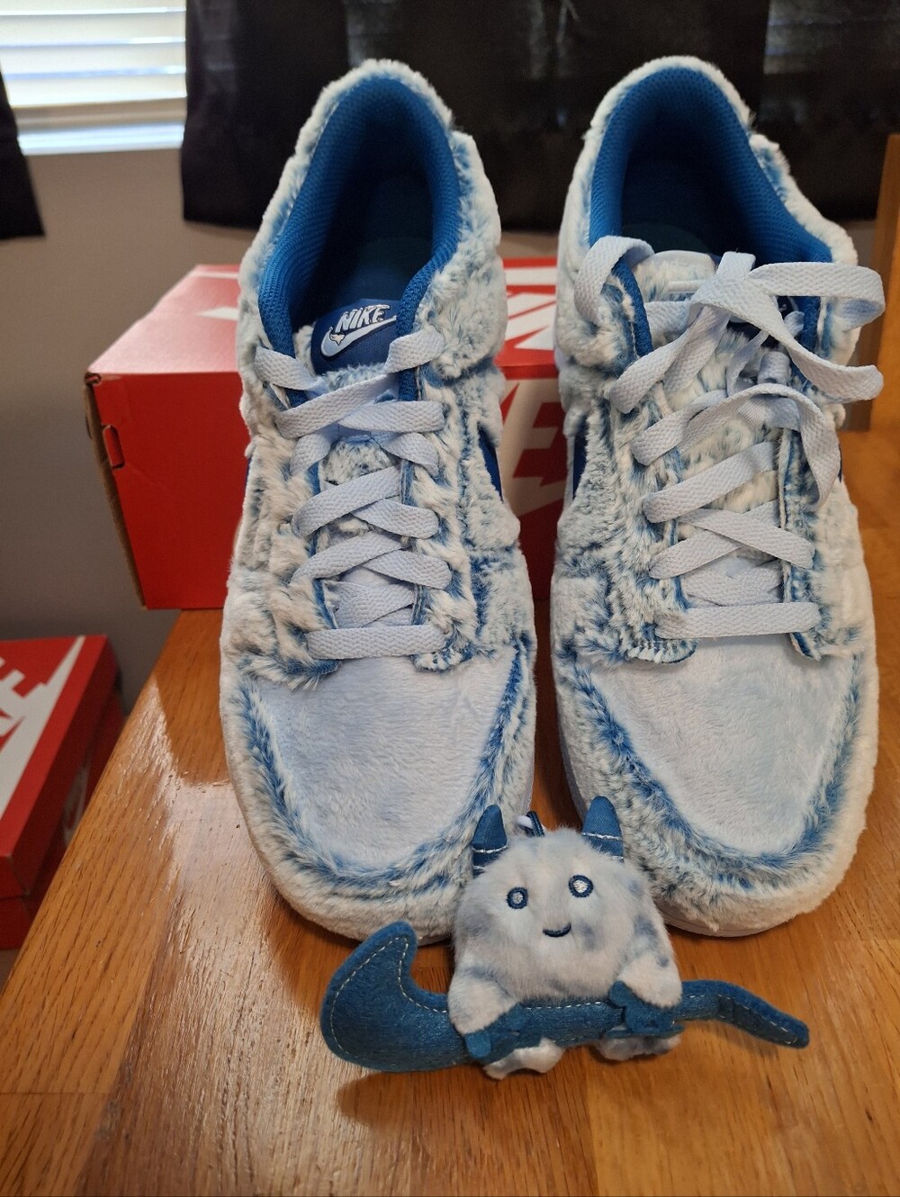 Nike Dunk Low ( BG) Abominable Snowman NIB - Picture 3 of 16